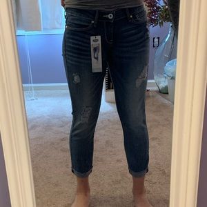 Denizen Levi’s Cropped Jeans